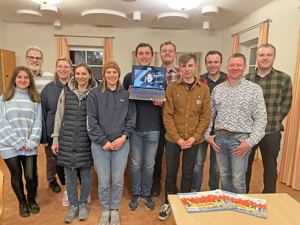 Gruppenfoto des Vorstands der DLRG Holmarksee e.V. aus dem Frühjahr 2025