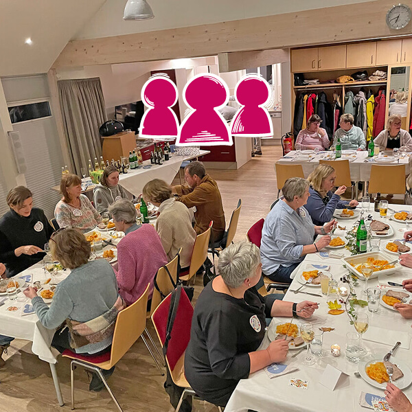 Neben den Engagement-Stammtischen gibt es noch weitere Netzwerktreffen, wie zum Beispiel das Social Dining, um sich besser kennenzulernen.